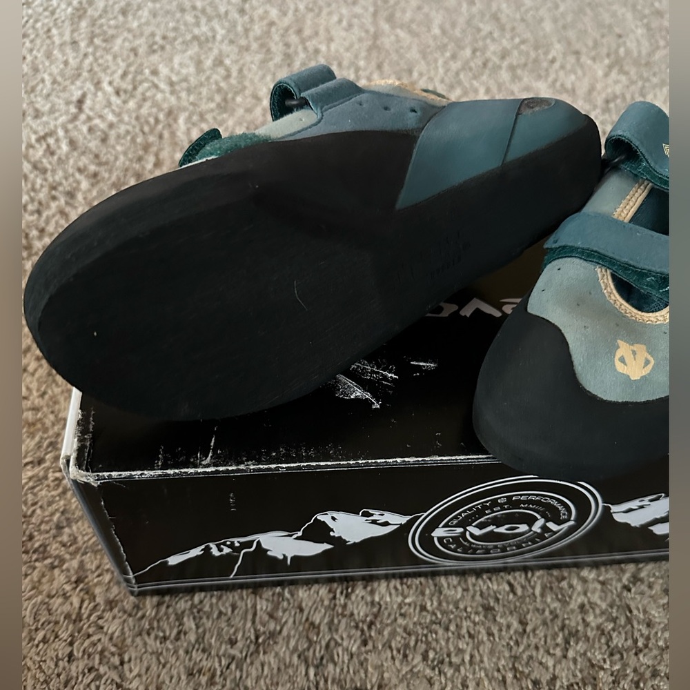 Evolv Elektra Climbing Shoe - Brand New!
